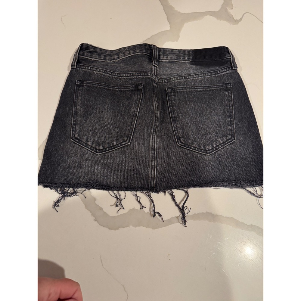 Abercrombie & Fitch Low Rise Micro Mini Skirt Black Denim Frayed Hem Size 25 - Picture 3 of 3